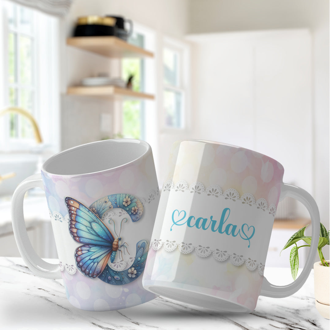 Personalized floral monogram mug with butterflies for sublimation, Caneca monograma personalizada com borboletas e flores para sublimação, Custom name and initial mug design with pastel butterflies and flowers, Caneca com nome e inicial personalizada com borboletas e flores delicadas, Butterfly and floral mug wrap for 11oz and 15oz sublimation mugs